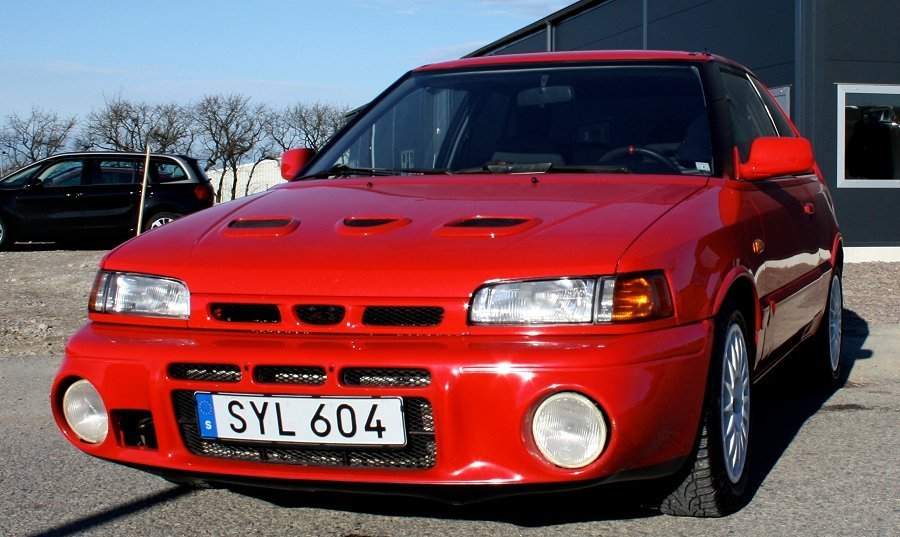 Mazda 323 gtr